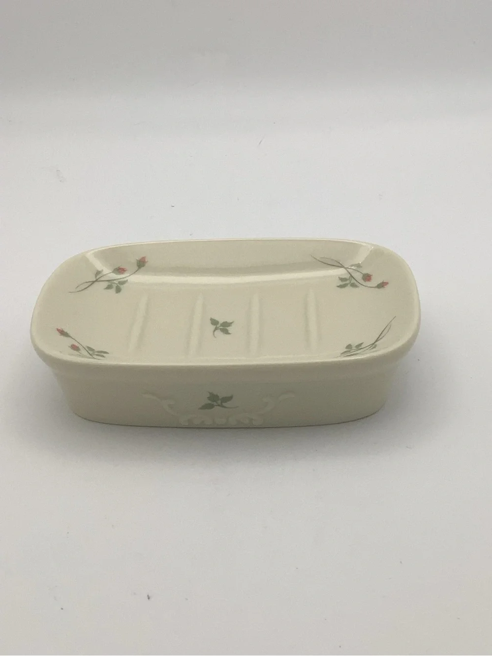 Lenox Cream Rose Manor Soap Dish with Pink Rosebuds